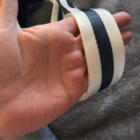 NWT- Victoria Secret Zippered Velour Navy Tote Bag - Picture 9 of 9